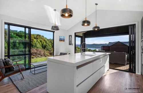 Kinloch House | Raptors Haven - Kinloch