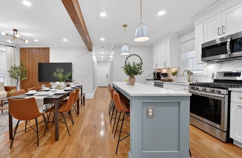 Jones Hill House | Rare 12BR Near Downtown Boston Backyard, Fire Pit, Grills & Walk to Train