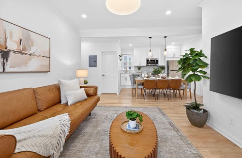 Jones Hill House | Rare 12BR Near Downtown Boston Backyard, Fire Pit, Grills & Walk to Train