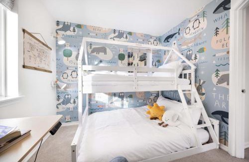 East Queen Anne House | Rare 2BR Modern Urban Escape Free Parking