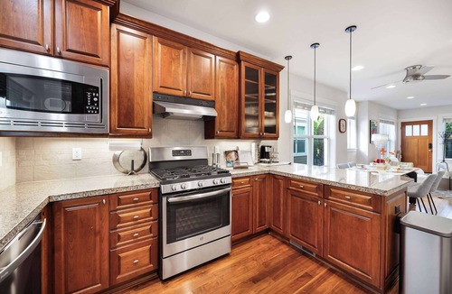 Lower Queen Anne Condo | Rare 3BR Modern Urban Escape, Private Garage