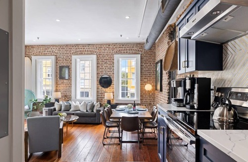 French Quarter House | Rare 4bd in Historic District, Steps to Waterfront