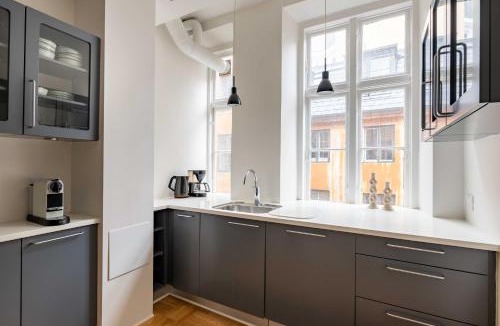 Nyhavn - Amalienborg Apartment | Rare 4BR Apartment w Unique Details in CPH City