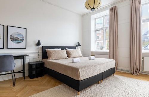 Nyhavn - Amalienborg Apartment | Rare 4BR Apartment w Unique Details in CPH City