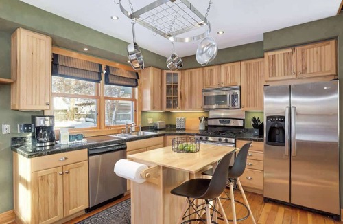Elliot Park House | Rare Downtown Carriage House | Walk to US Bank