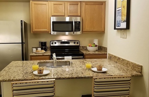 White Station House | Rare Find! 2 Classy Units, w/ Kitchen, Parking, Pets Allowed, Near Memphis Zoo!
