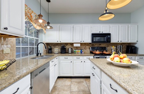 North Central Thousand Oaks House | RARE FIND! Heatd Pool Spa GameRoom Summer Special!