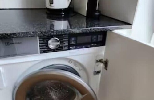 Werd Apartment | RARE FIND Spacious 2-BR Downtown Apartment 4B