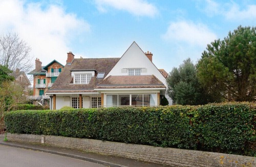 Houlgate House | Rare gem with spa 2 steps from the sea