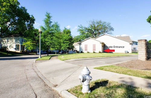 Uptown House | Rare Home w/Garage Downtown Memphis King Bed WiFi
