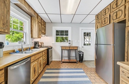 St. Charles Historic District House | 🌷RARE NEW TREASURE🌷2 Homes+Outdoor Gathering Area. Two Blocks From Main St.!