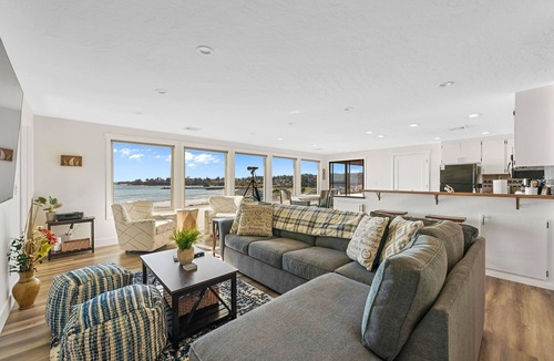 Harbor House | Rare Oceanfront 3 bed, 3 Bath: Serene Coastal Getaway with Stunning Sunset Views
