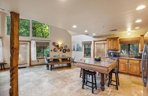 Oak Cliff House | RARE OPPORTUNITY BEAUTIFUL 3/2