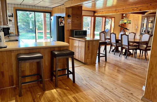 La Macaza Ski Chalet | Rare Pearl Directly on the shore of Lac Chaud