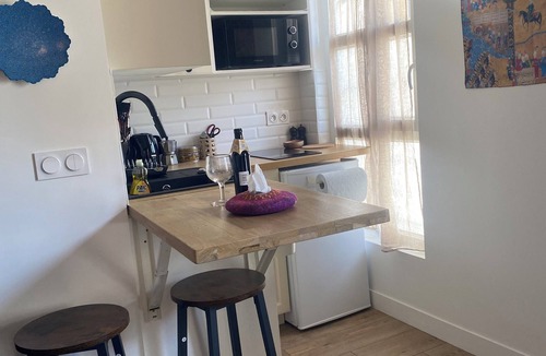Quartier de la Folie-Mericourt Apartment | Rare pearl near République