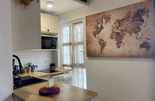 Quartier de la Folie-Mericourt Apartment | Rare pearl near République