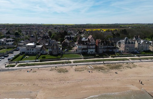 Hermanville-sur-Mer Apartment | Rare sea view apartment!