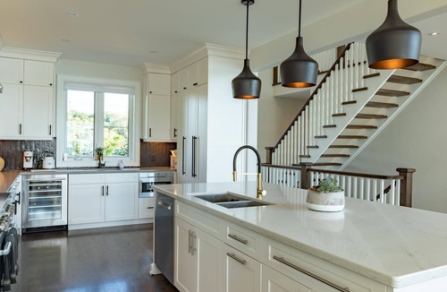The Blue Mountains House | Rare Waterfront Gem In Blue Mountain/Collingwood! Less than 2hrs from Toronto!