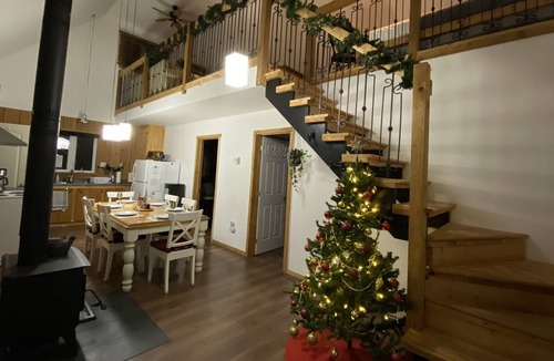 Saint-Calixte Ski Chalet | Rare! Waterfront Chalet, SPA, Skating Rink, Skiing!