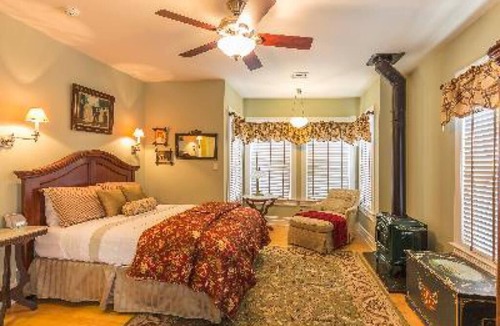 Califon Bed & Breakfast | Raritan Inn