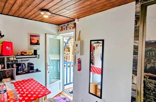 Isles-les-Villenoy House | Ratatouille bed and breakfast near Disneyland