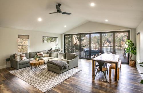 Rathdrum House | Rathdrum Lake House with Boat Dock!