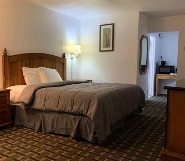 Raton Hotel | Ratons Peak Inn