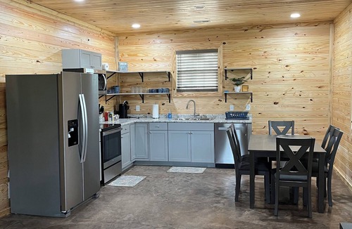 Scottsboro Cabin | Rattletrap Cabin - 3bed/2bath