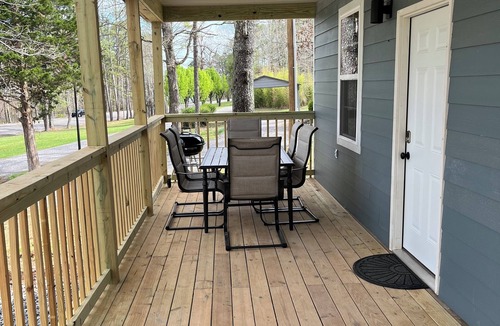 Scottsboro Cabin | Rattletrap Cabin - 3bed/2bath