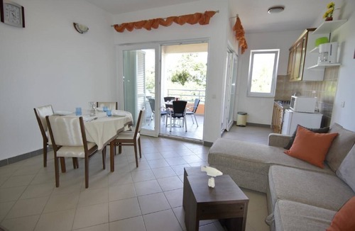 Dajla Apartment | Raul Dajla holiday flat near the sea