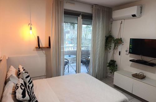 Residence Las Rebes Batiment Apartment | RAVAS Studio climatisé terrasse proche commerces
