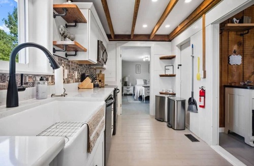 Arnot House | Raven Feather Retreat : Pet Friendly!