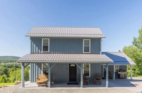 Arnot House | Raven Feather Retreat : Pet Friendly!