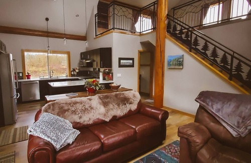 Sequim Cabin | Raven Meadows Cabin