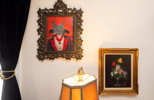 Salem Apartment | Ravens Hollow