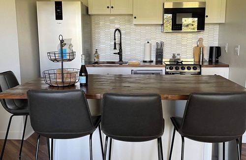 Bend Condo | Ravens Ridge at Seventh Mountain Guest Favorite: Cozy Top Floor Retreat!