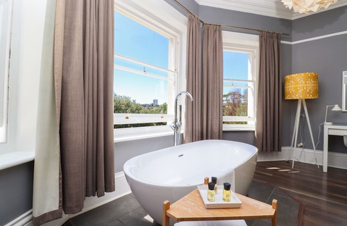 Eastbourne Seafront Bed & Breakfast | Ravilious