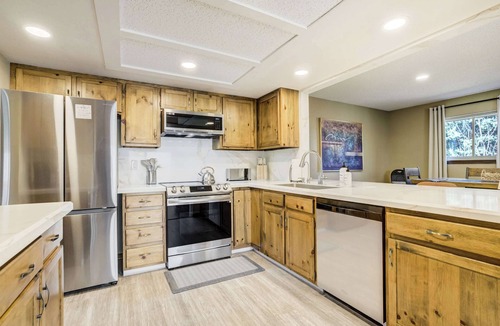 Cheyenne Meadows Apartment | Ravine Abode! Modern Escape w/Hot Tub & Upper Deck