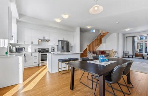 Gormley House | Ravine Crest Townhome | 3 Bedroom