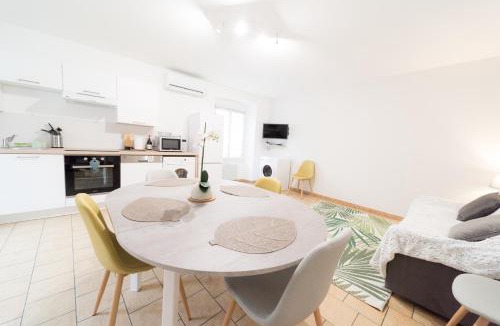 Pont-Saint-Esprit Apartment | Ravissant Triplex et Duplex au Centre de Pont St Esprit