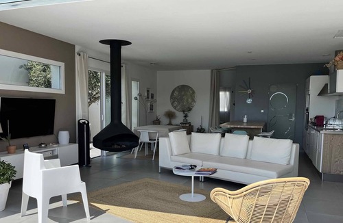 Mauguio Villa | Ravissante Villa Climatisée Avec Piscine