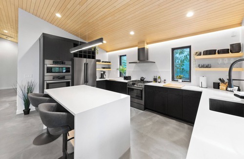 Government Camp House | RAVN HAÜS