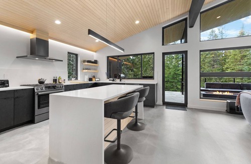 Government Camp House | RAVN HAÜS