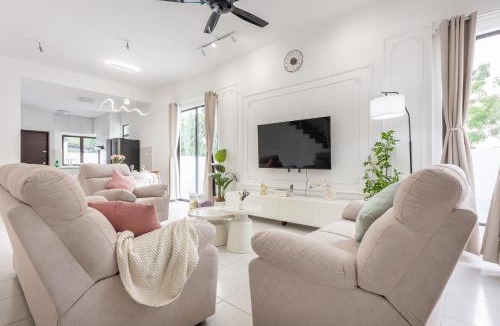 Rawang House | Rawang Corner Homestay with Arcade Game