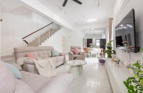 Rawang House | Rawang Corner Homestay with Arcade Game