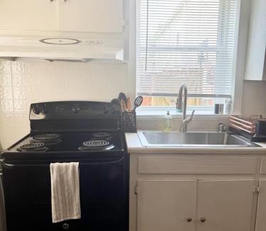Newnan Apartment | Ray of Sunshine!