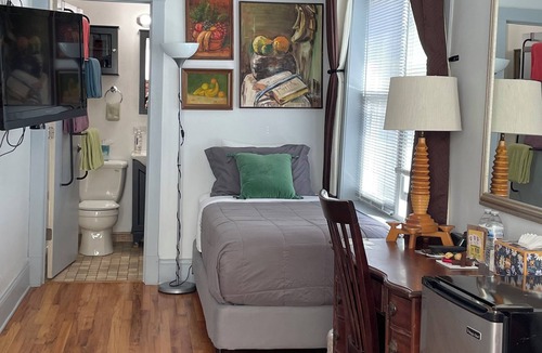 Bucktown Bed & Breakfast | Ray's Bucktown B&B