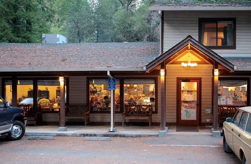 Cazadero Bed & Breakfast | Raymond's Bakery - Gravenstein Cottage