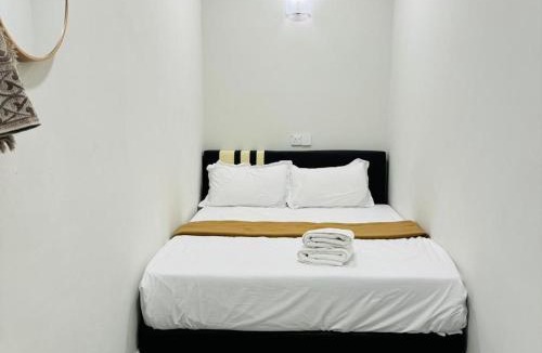 Kampung Cherong Baru Hotel | Rayyaz Inn