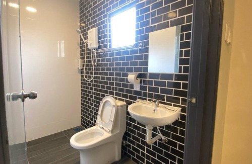 Larut Hotel | RAZO VILLAGE INN